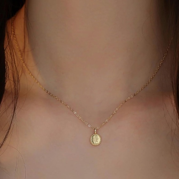 Kate Spade Elegant Romantic Flower Pendant Necklace - Picture 4 of 8